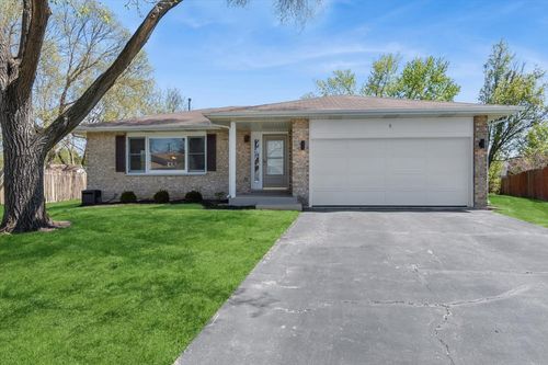 9 Red Bud Ct, Bolingbrook, IL, 60490-6516 | Card Image