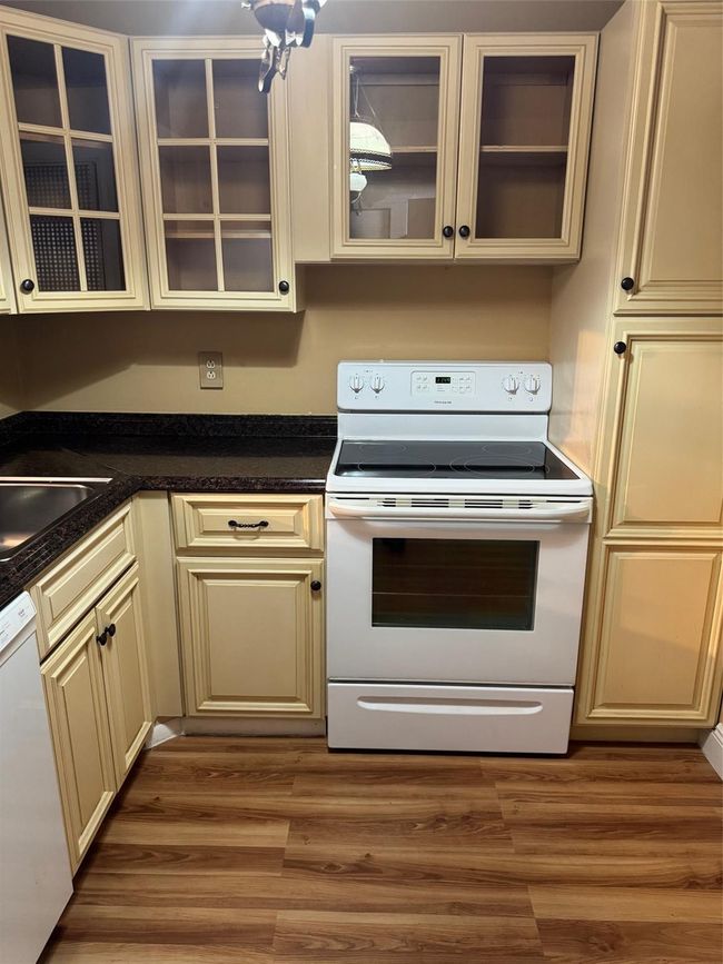 APT-106P - 3774 Inverrary Blvd, Condo with 1 bedrooms, 2 bathrooms and null parking in Lauderhill FL | Image 13