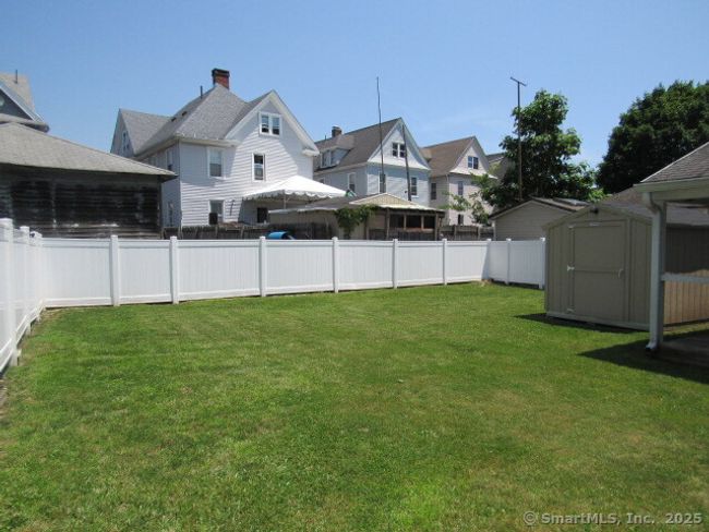 76 Porter St, House other with 2 bedrooms, 2 bathrooms and 3 parking in Bridgeport CT | Image 6
