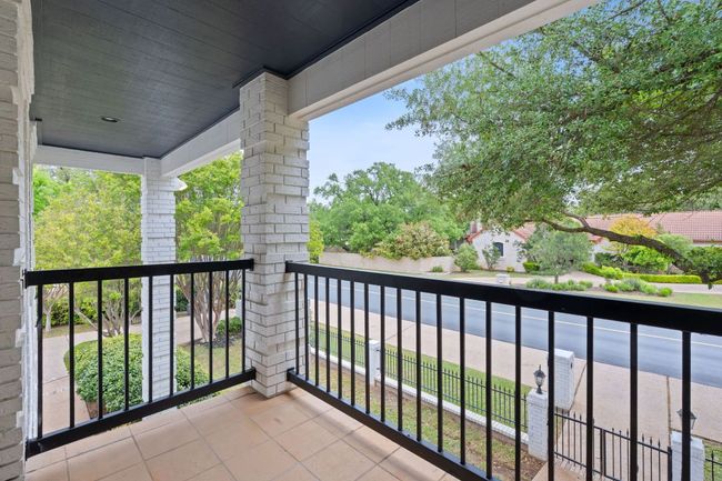 Front balcony | Image 24