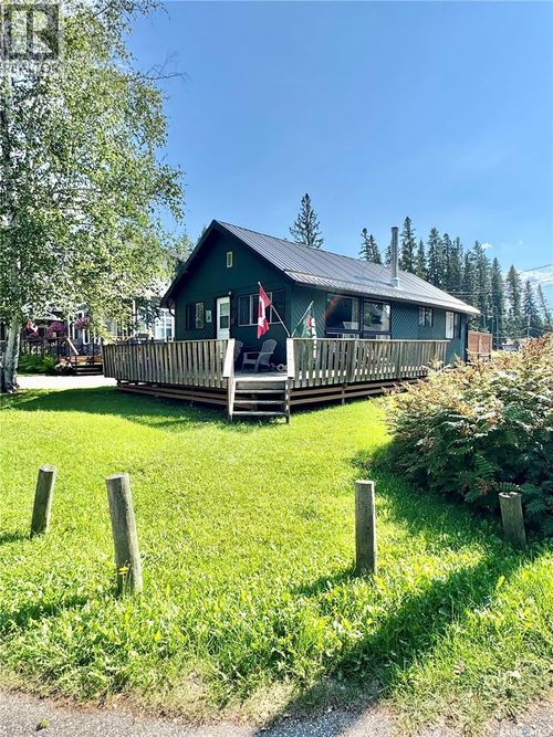 1611 Swallow St, Waskesiu Lake, SK, S0J2Y0 | Card Image