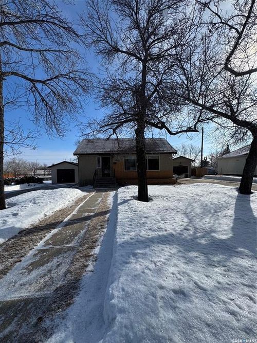 1082 113th St, North Battleford, SK, S9A2M1 | Card Image