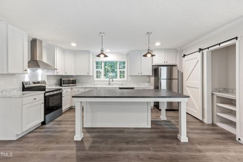 41 Andrea Ct, Sanford, NC, 27332-1691 | Card Image