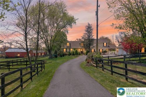1135 Myrtle Rd, WALNUTPORT, PA, 18088-9447 | Card Image