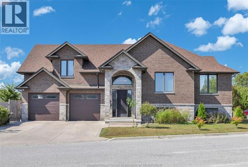 498 Sacred Heart Dr, Lasalle, ON, N9J0A6 | Card Image