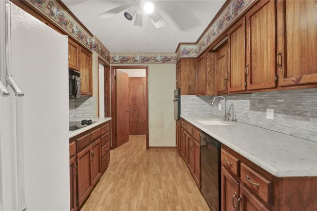 4032 Shadow Cir, House other with 3 bedrooms, 2 bathrooms and null parking in Denison TX | Image 18