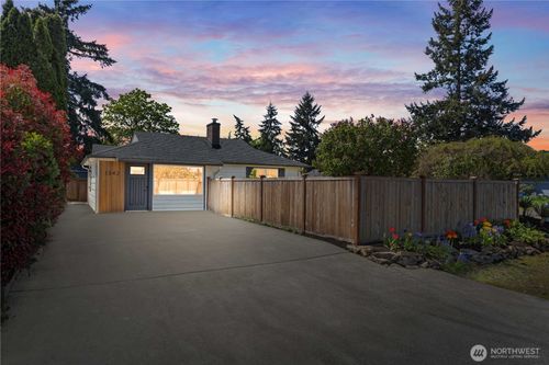 1324 116th St S, Tacoma, WA, 98444-4032 | Card Image