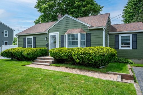 55 Clapp St, Abington, MA, 02351-2305 | Card Image