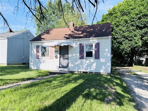 978 Kelly Ave, Akron, OH, 44306-3120 | Card Image