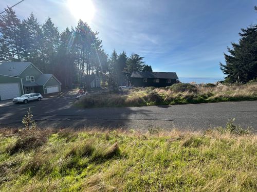 155 Seafoam Rd, Whitethorn, CA, 95589-9111 | Card Image