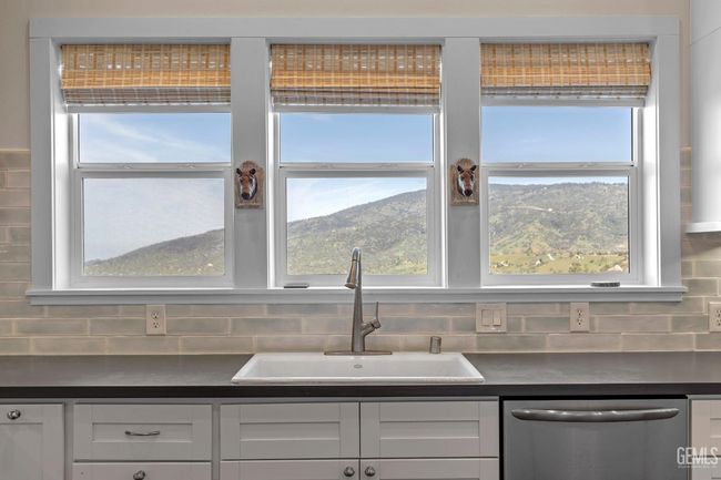 26501 Skyline Dr, House other with 3 bedrooms, 3 bathrooms and null parking in Tehachapi CA | Image 19