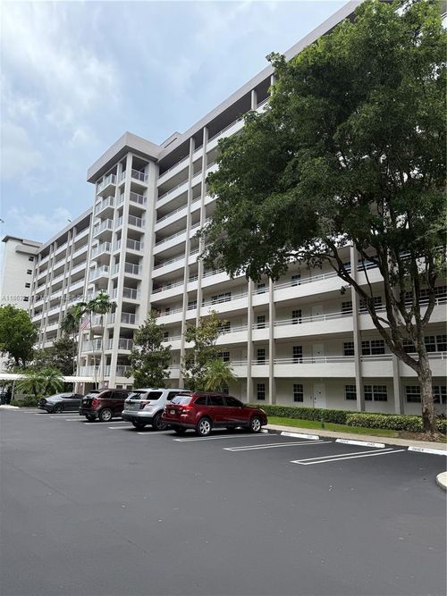 apt-203-605 Oaks Dr, Pompano Beach, FL, 33069-3743 | Card Image