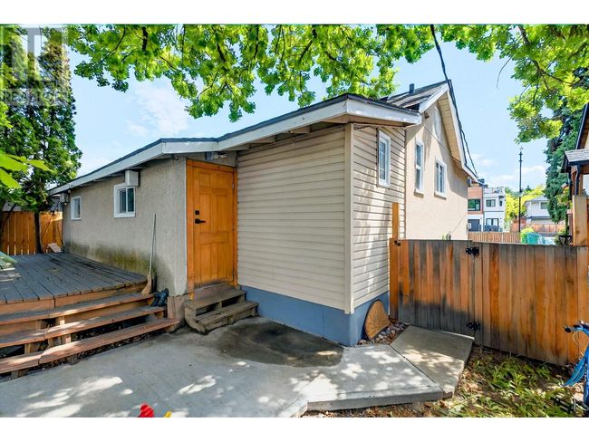756 Cawston Ave, House other with 2 bedrooms, 1 bathrooms and 4 parking in Kelowna BC | Image 33