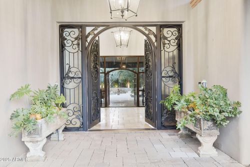 5824 N 33rd Pl, Paradise Valley, AZ, 85253-5032 | Card Image