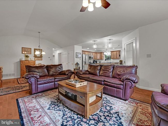 2416 Crow Foot Dr, House other with 3 bedrooms, 3 bathrooms and null parking in AUBURN PA | Image 7