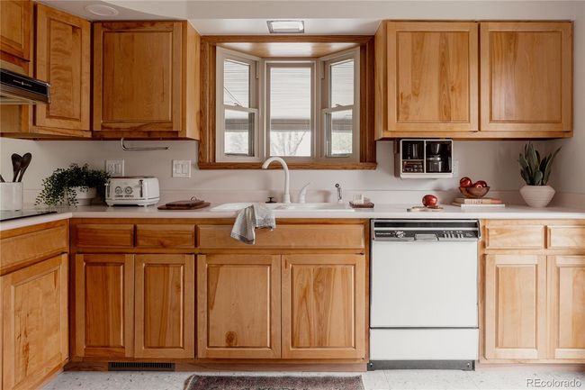 6530 W 26 Th Ave, House other with 3 bedrooms, 2 bathrooms and 2 parking in Edgewater CO | Image 14