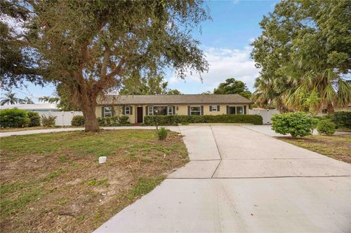 816 59th St Nw, Bradenton, FL, 34209-1432 | Card Image