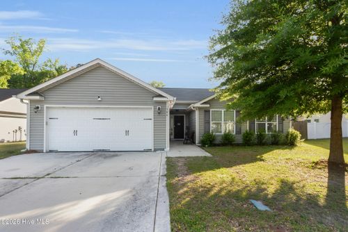 306 Tuscan Ct, Richlands, NC, 28574-6412 | Card Image