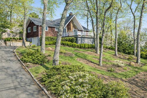 33 Peters Path, East Hampton, NY, 11937-1105 | Card Image