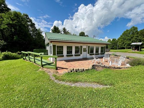 3287 Groundhog Mountain Rd, Hillsville, VA, 24343-4062 | Card Image