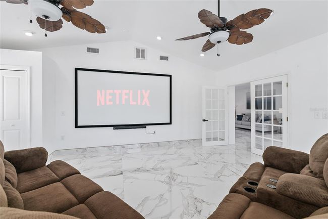 Den/Family Room | Image 25