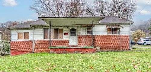 924 W Main St, Saltville, VA, 24370 | Card Image