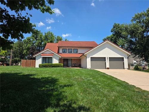 5490 W 85th Ter, Prairie Village, KS, 66207-1722 | Card Image