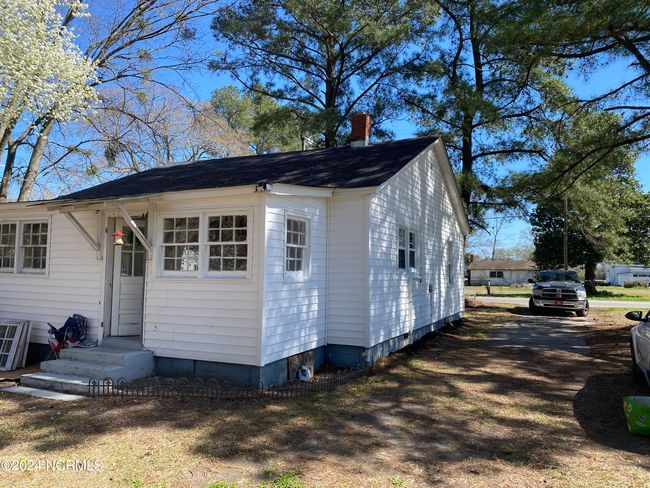 412 S William Hooker Dr, House other with 2 bedrooms, 1 bathrooms and null parking in Hookerton NC | Image 4