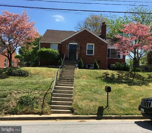 2707 Fairlawn St, Temple Hills, MD, 20748-1324 | Card Image