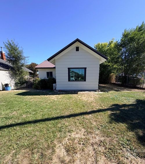 1327 Hansen Ave, Burley, ID, 83318-1821 | Card Image