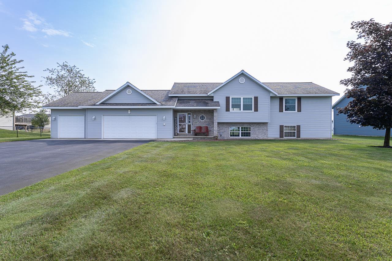 Newcastle Dr, Kronenwetter, WI 54455
