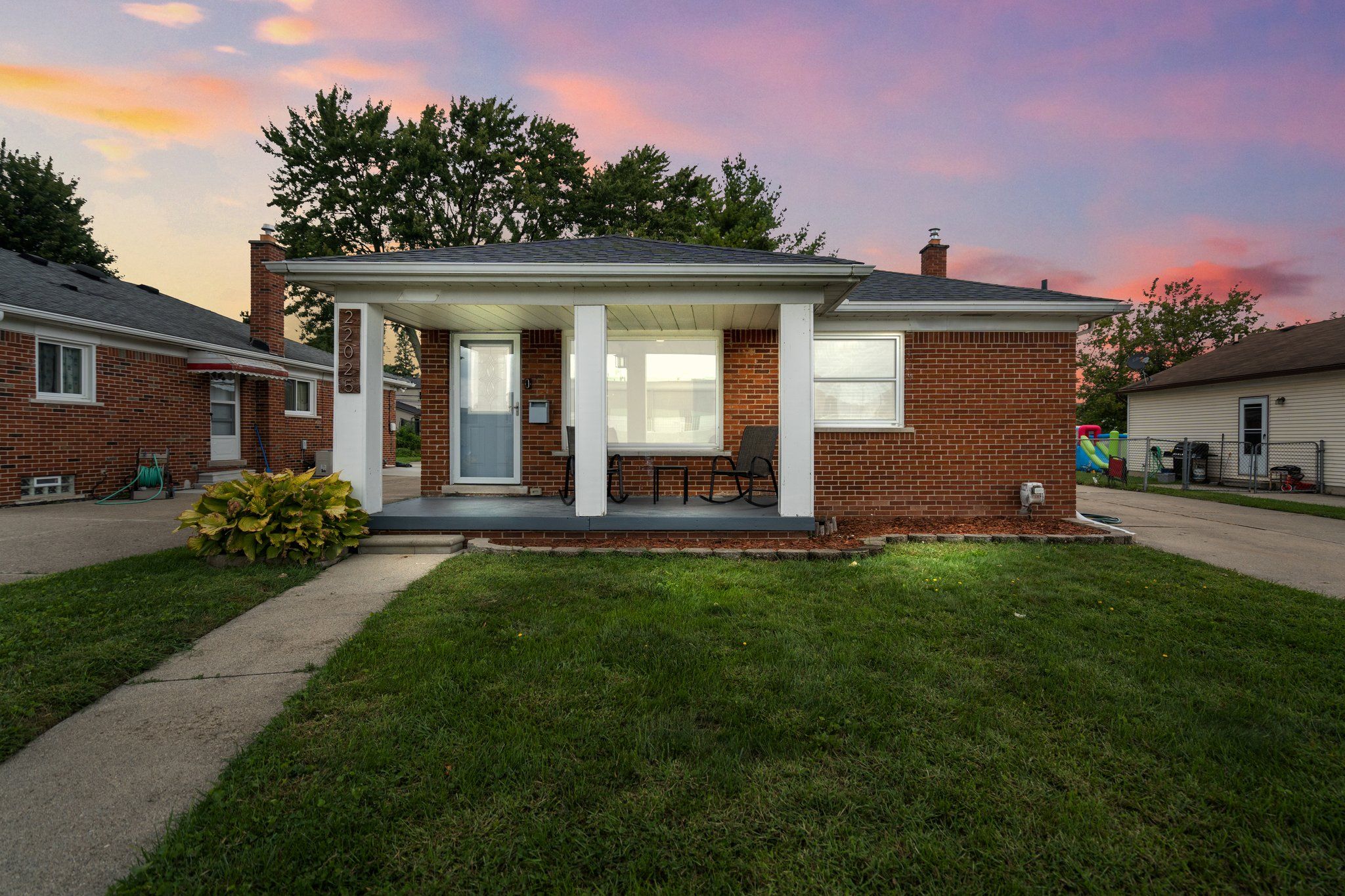 Lakeview St, Saint Clair Shores, MI 48080