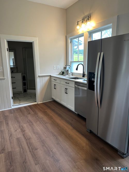 58 Thomas St, Vernon, CT, 06066-3654 | Card Image