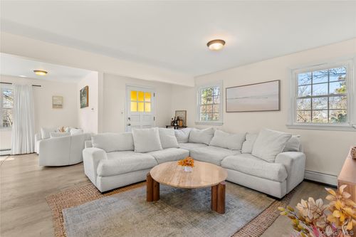 1 Tarn Rd, Rocky Point, NY, 11778-8628 | Card Image