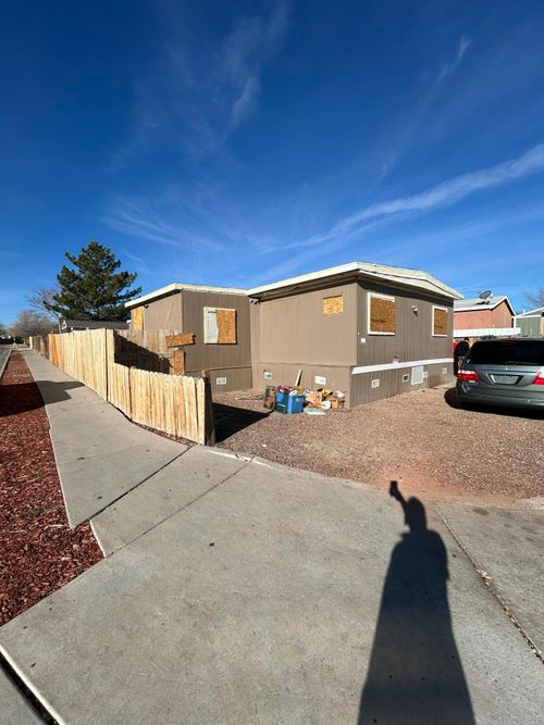 737 97th St Sw, Albuquerque, NM, 87121-9571 | Card Image