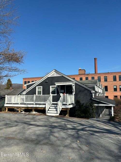 173 Water St, Williamstown, MA, 01267-2888 | Card Image