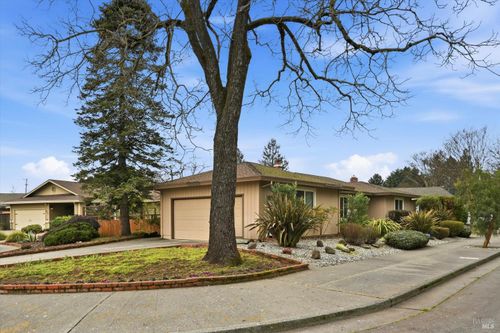 1808 Sherwood Ct, Santa Rosa, CA, 95405-4643 | Card Image