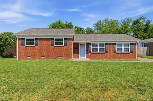 51 Longwood Dr, Hampton, VA, 23669-2325 | Card Image