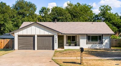 7209 West Gate Boulevard, House other with 3 bedrooms, 2 bathrooms and 4 parking in Austin TX | Image 2