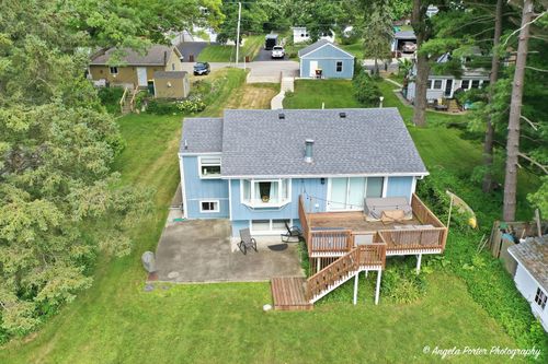 4813 Wildwood Dr, McHenry, IL, 60051-9421 | Card Image