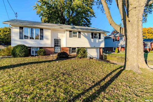 313 W South St, Tremont, IL, 61568-8763 | Card Image