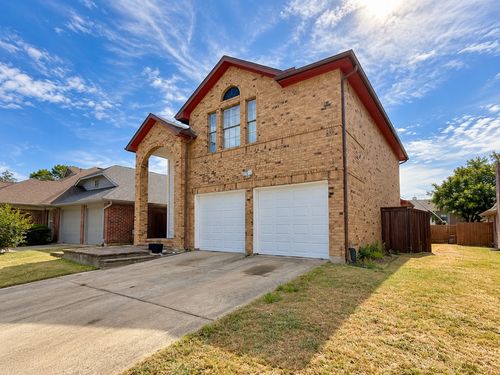 1318 Jasmine Dr, Lewisville, TX, 75077-2140 | Card Image