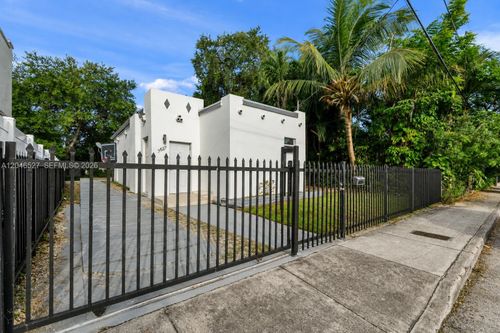 2-7537 Nw 3rd Ave, Miami, FL, 33150-3445 | Card Image