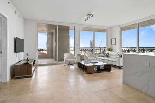 1401-550 Okeechobee Blvd, West Palm Beach, FL, 33401-6317 | Card Image