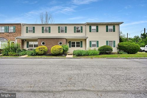 1360 Blue Jay Dr, LANCASTER, PA, 17601-2703 | Card Image