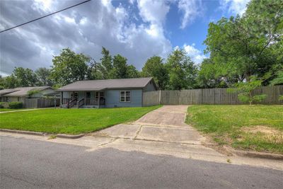 View of front of home with a front yard | Image 1