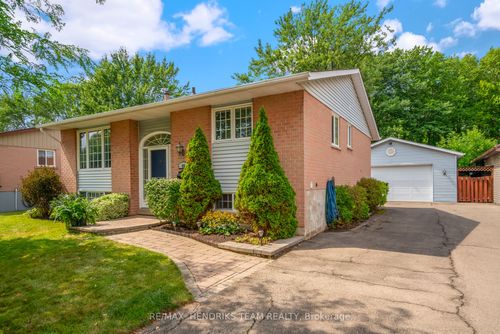 55 Leaside Dr, Welland, ON, L3C6B3 | Card Image