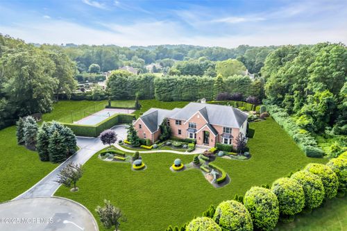 9 Boxwood Ter, Holmdel, NJ, 07733-2914 | Card Image
