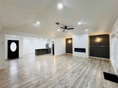 2326 Briarview Dr, Houston, TX, 77077-5205 | Card Image