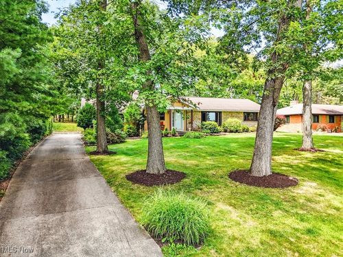 7572 Scenicview Dr, Independence, OH, 44131-6519 | Card Image